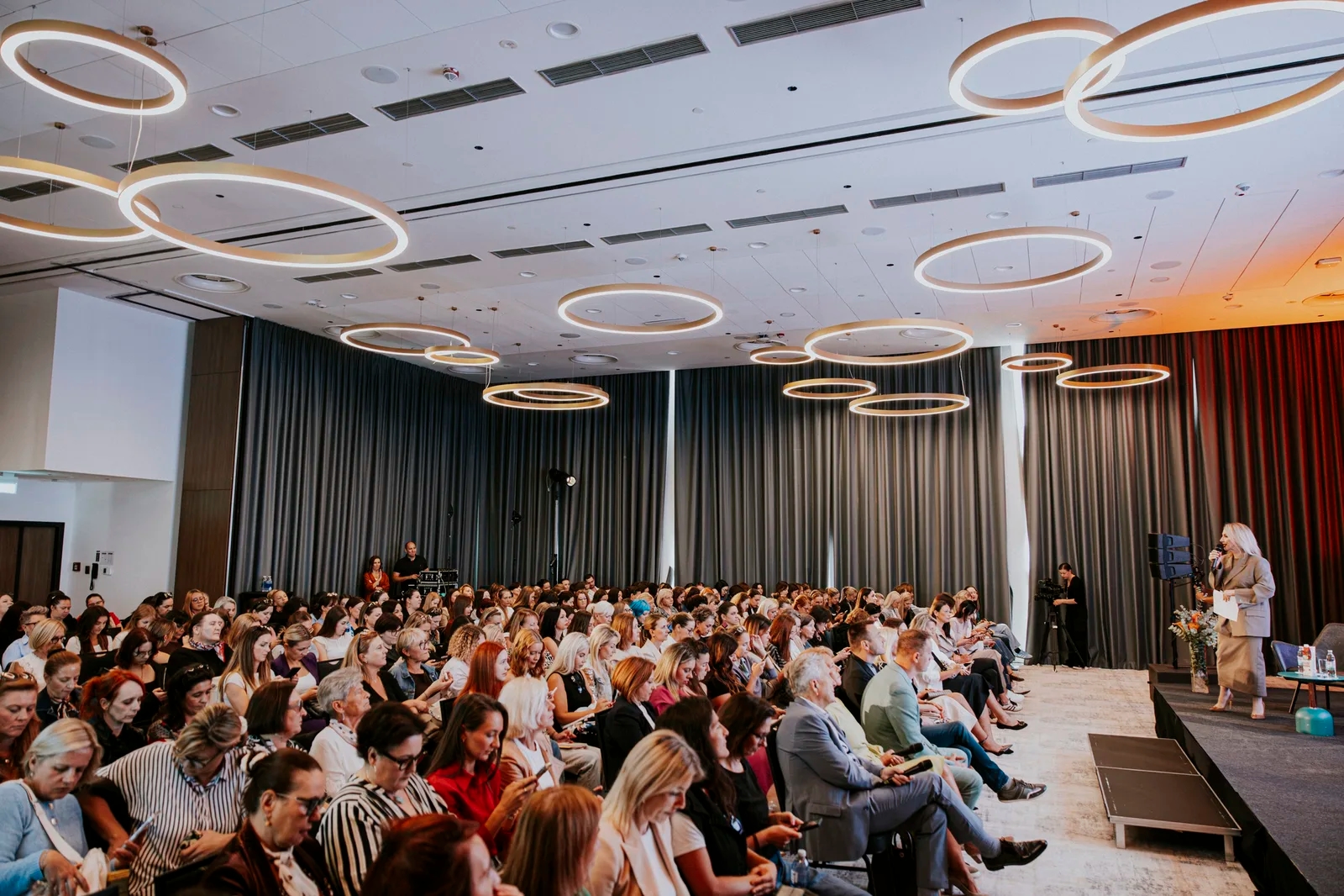 Šesta dm ženska konferencija okupila stručnjake za žensko zdravlje
