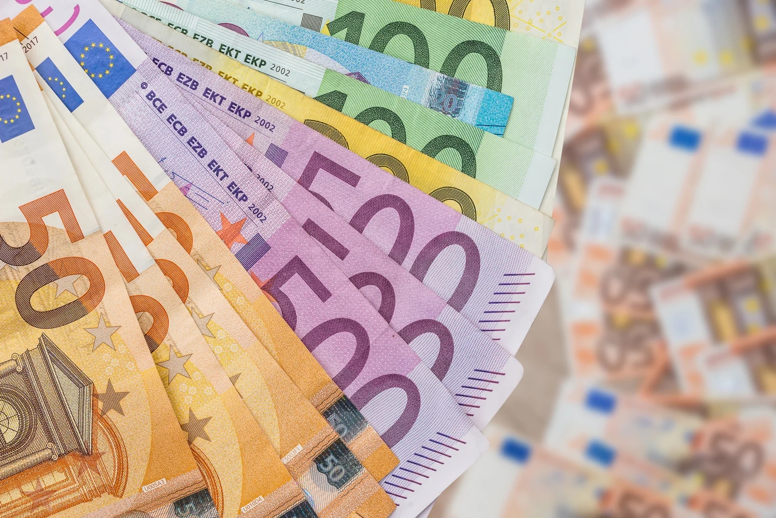 Prosječna plaća u Crnoj Gori u svibnju iznosila 1.033 eura